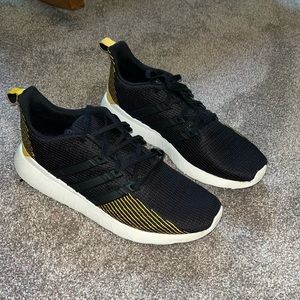 Mens Adidas Running Shoe.